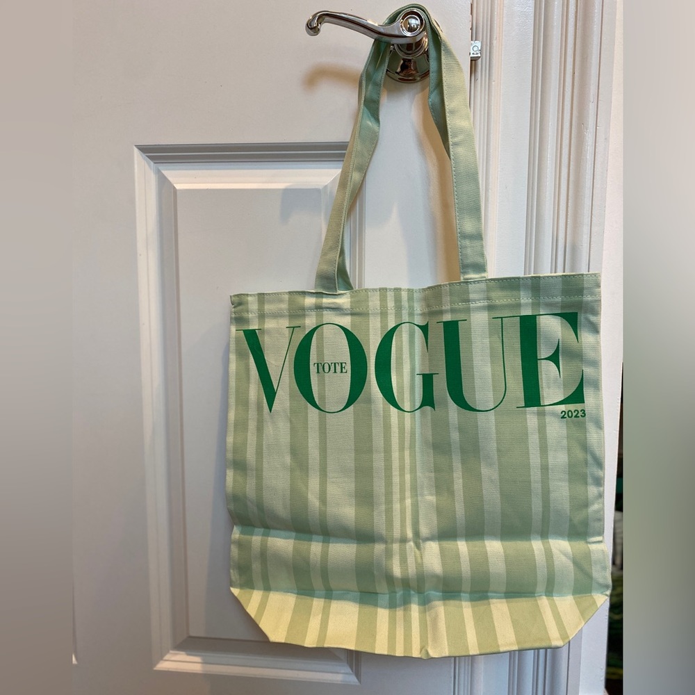 Vogue tote 2023